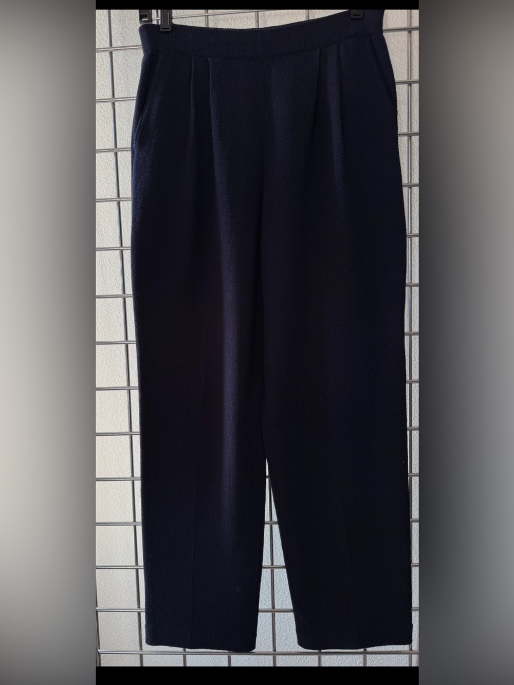 ST JOHN Basics Santana Knit Navy Straight Leg Pull-On Pleated Front Pants  Size4